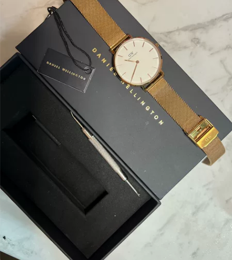 DW手表 专柜入 新旧如图自己看 现在不用...