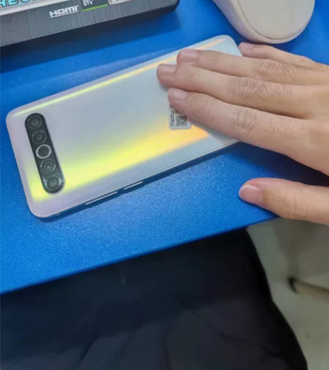 魅族17白色8+256 感兴趣的话点“我想...