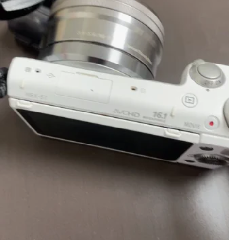 索尼微单 nex-5t 奶昔白色，自用95...