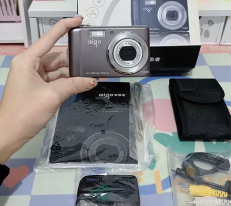 爱国者T1458复古怀旧老数码相机CCD卡...