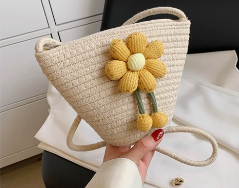 小众设计包包女2022夏季流行新款沙滩草编...