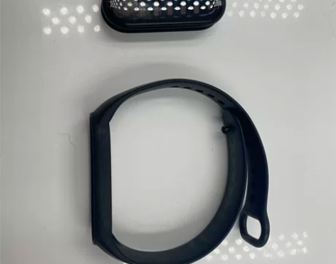 8成新小米手环6 系列 该手环屏幕明显划痕...