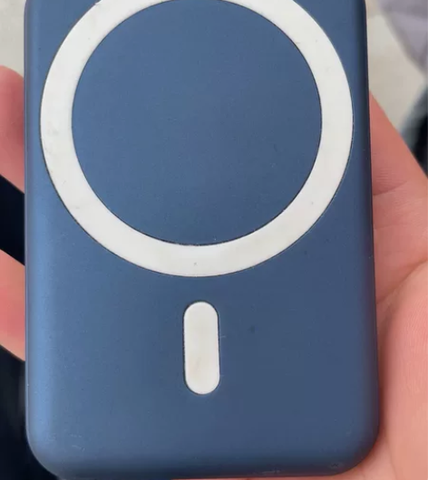 快充磁吸充电宝  小巧方便收纳  握持  ...