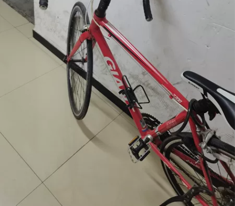 现转手闲置山地自行车，成色如图，之前孩子他...