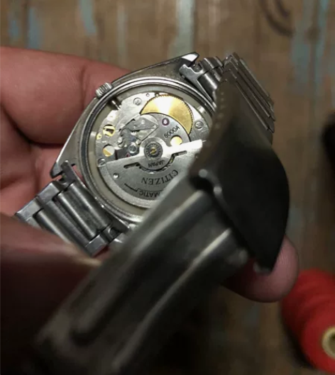 西铁城8000A，机芯手表玻璃秒针没有了，...