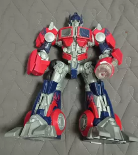 变形金刚擎天柱 如图所示，铭文正版，缺武器...