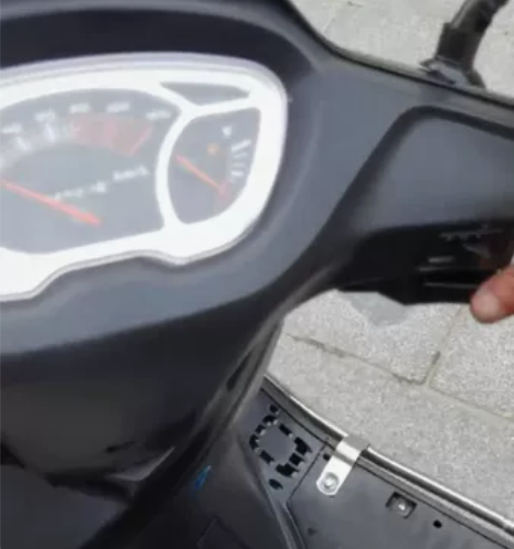 国4电喷国威宇战9成新1950元，手续齐全...