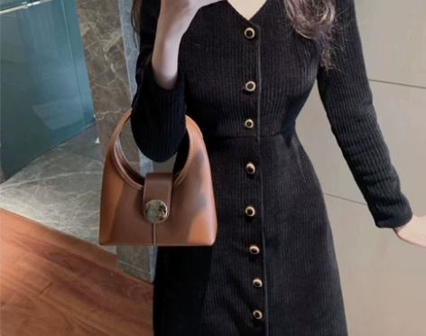 全新 法式设计感小众气质小黑裙收腰显瘦长裙...