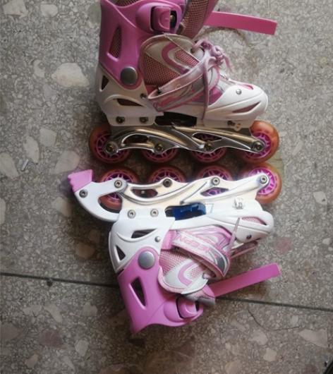 滑冰鞋，闲置物品，有一只海绵垫丢了，其他功...