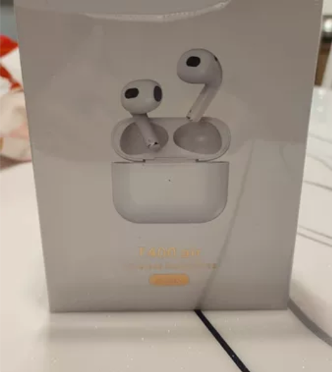 全新未拆封蓝牙耳机 表面包装不小心划坏了，...