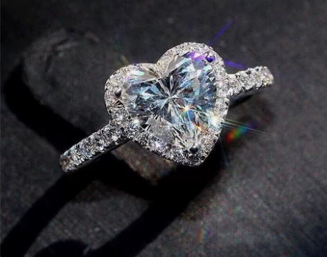 朋友创业失败了，搞了一批活口可调节莫桑石戒...