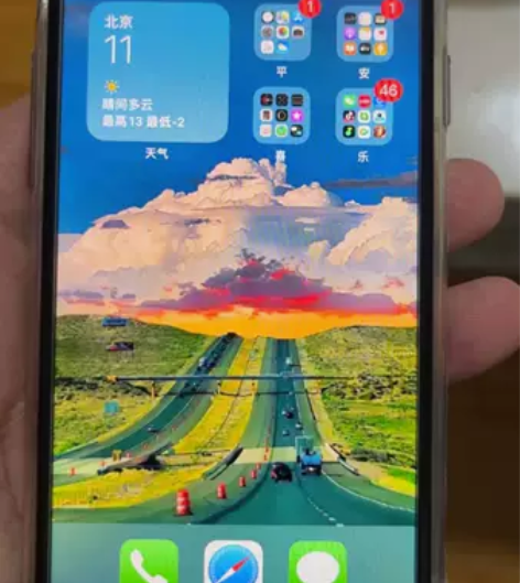 苹果8 64 电池85 纯原 感兴趣的话点...