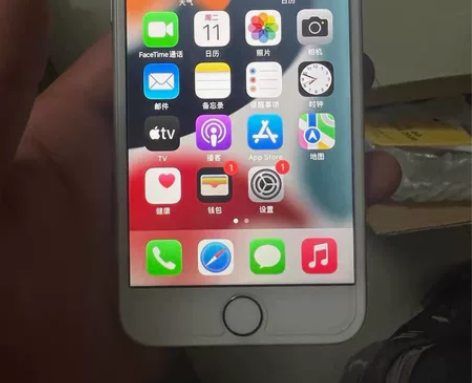 苹果8手机全网通4G二手九成新 6...