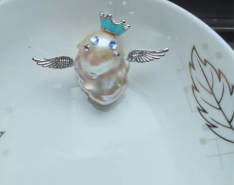 出珍珠阿飘，可以做吊坠，雨沫入坑一年多，自...