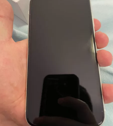 自用苹果11白色128g 因为换了新手...