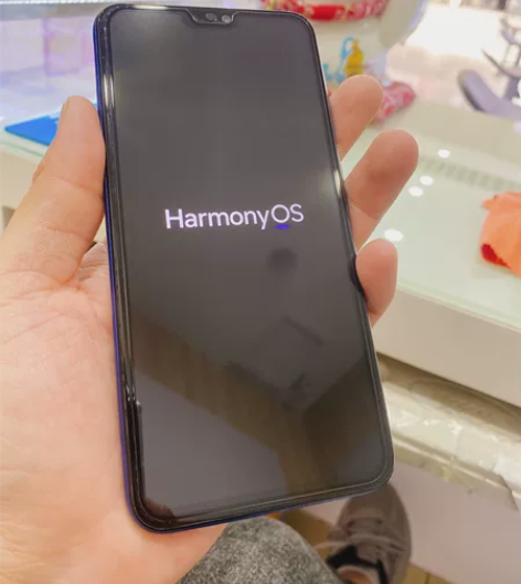 荣耀8× 6+128g 全原，现在很少能见...