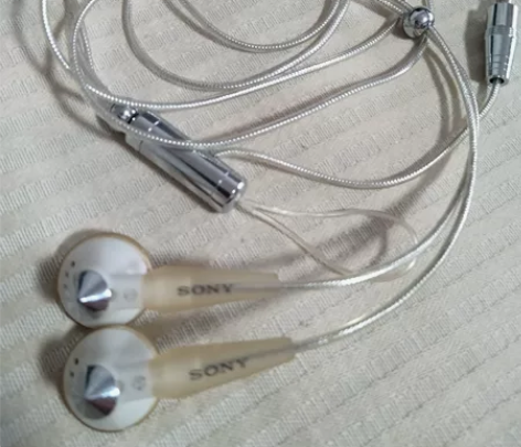 SONY索尼耳机 原装精品 几乎全新。 感...