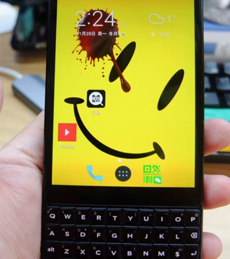 自用国行黑莓Key2手机，屏幕有一条1厘米...