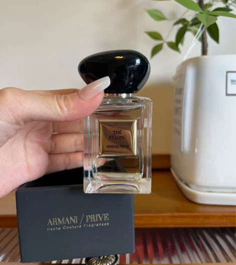 阿玛尼玉龙雪山香水，50毫升，余量如图，放...