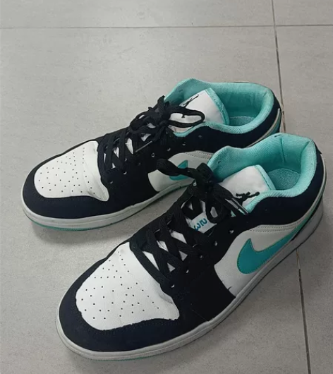闲置一双耐克NIKE休闲运动鞋板鞋，鞋码请...