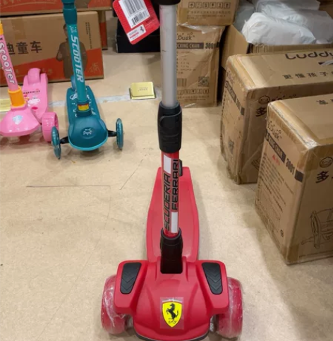 麦斯卡法拉力滑板车全新 感兴趣的话点“我想...