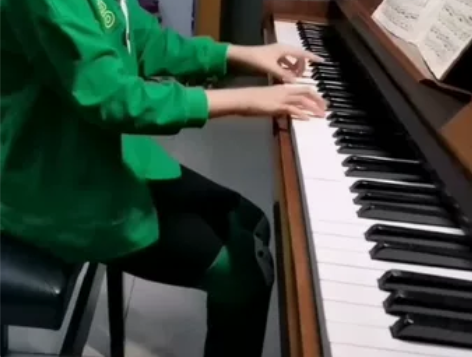 孩子已转学回老家便宜处理二手钢琴，4000...