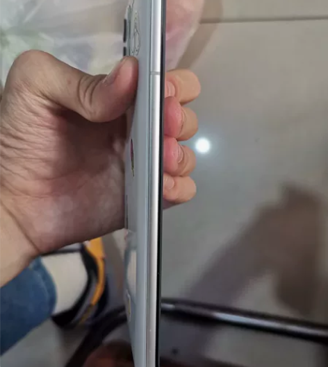 魅族18顶配，屏幕烧屏，划痕较多，其他没啥...