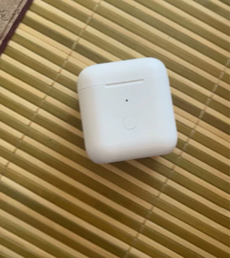 Qyc耳机充电仓，9成新，便宜卖了。 感兴...