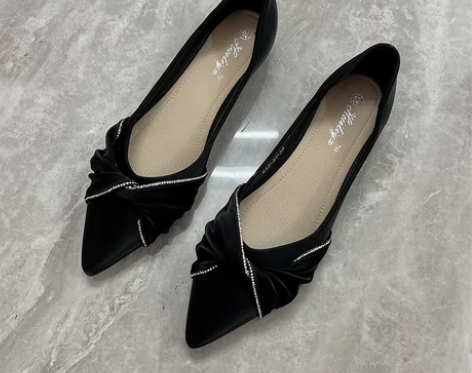 尖头单鞋女夏平底2022年新款夏季黑色鞋