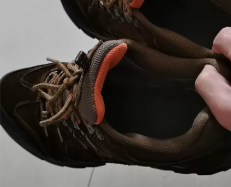 因搬家急售正品骆驼登山鞋，一直闲置，很少穿...