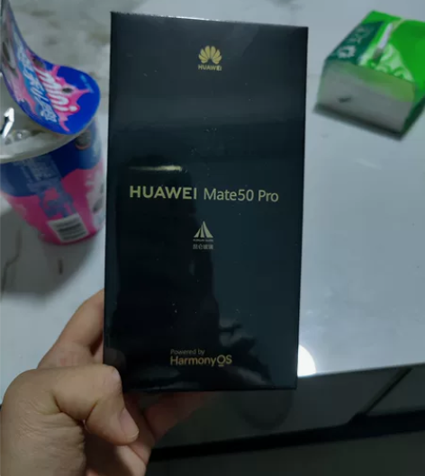 出售全新未拆封的华为mate50pro，昆...