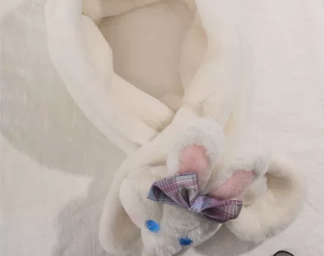 奶油兔貂绒造型围巾米色 现在3折 17.9...