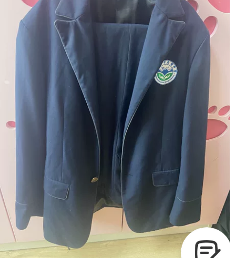 中关村中学校服160码一套， 商品售出不退...