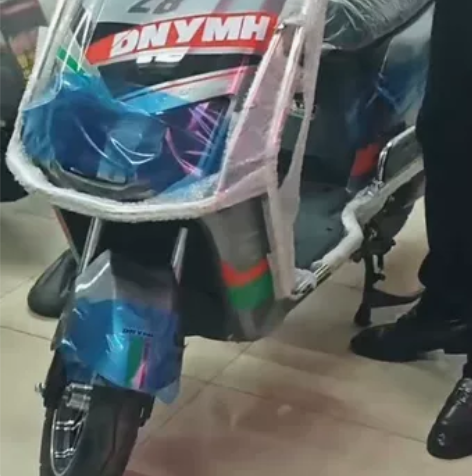 石臼港口医院对面刚买的Z8 买了以后天冷骑...