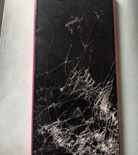 小米8se品相自己看图，充电正常，开机闹钟...