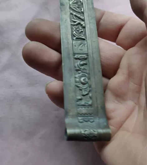 带雕刻精美的如意头形清代银白铜书签，东西不...