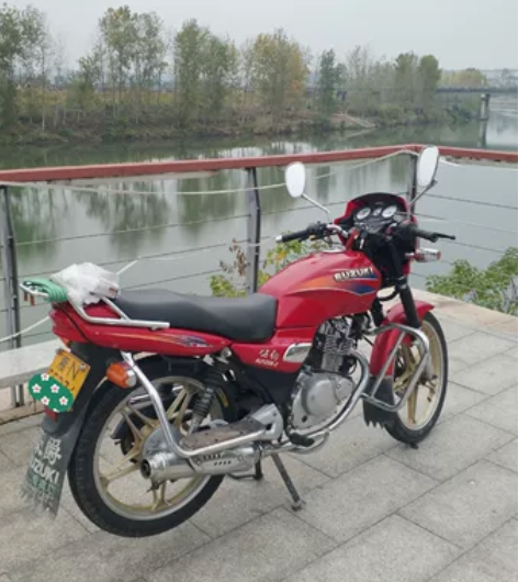 铃木钻豹125跨骑男式摩托车 转让个人闲置...