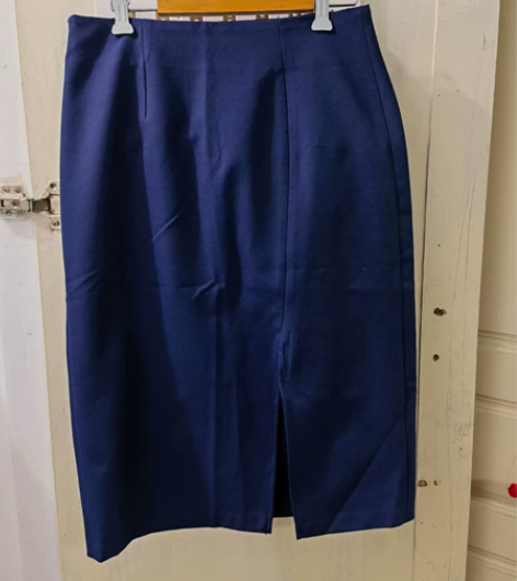 蓝色半身修身铅笔裙 商场购买，买了穿过两次...