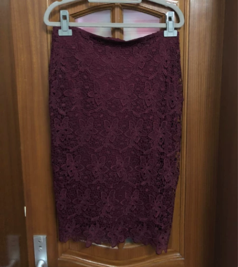 紫红色 铅笔裙 蕾丝很精致 有内衬 欧美1...