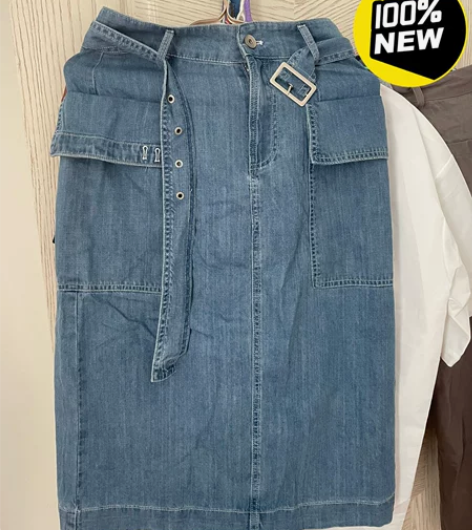 全新牛仔半身裙 腰围72左右 M码 110...