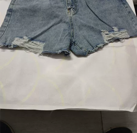 全新 破洞韩版牛仔短裤 捡漏 便宜甩卖 颜...