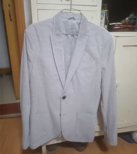 男士Zara休闲西服上衣,买来一次没穿过一...