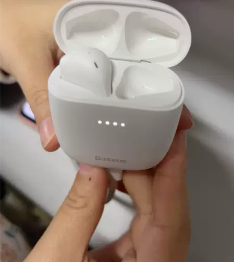 倍思w04 剩充电仓和左耳 双十一购入 可...