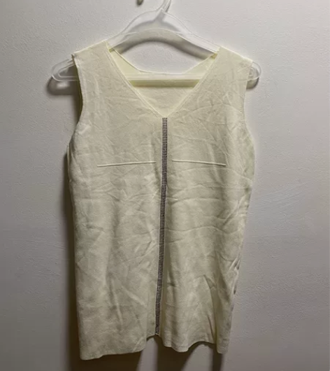 米色针织背心 感兴趣的话点“我想要”和我私...