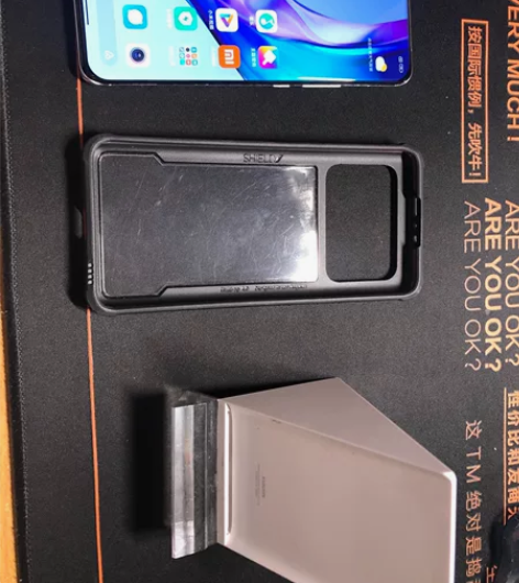 小米11ultra陶瓷白12+256，购于...