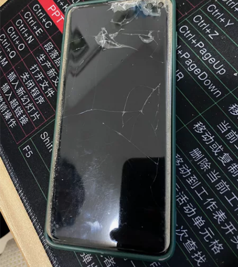 三星s10+国行8+128，内存，屏幕漏液...