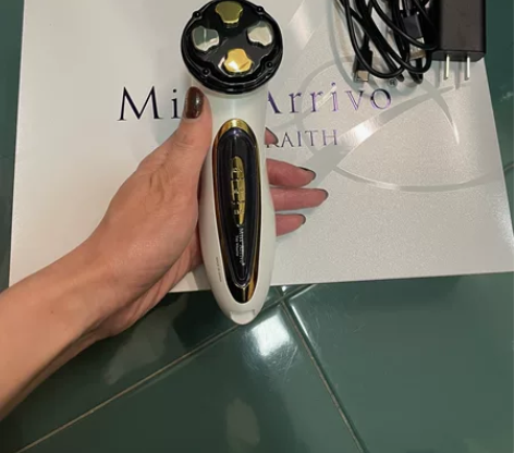 幻影美容仪（宙斯旗下产品） 是微电流美容仪...