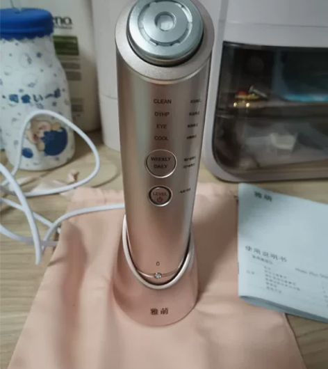 雅萌水光钻美容仪，射频的，今年8月购入，怀...