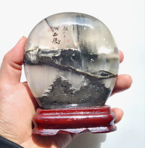 案头摆件镇纸文化石风水石，石头半透明，纹理...