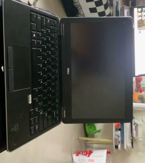 戴尔笔记本,二手,电池是新换的,充电线也是...